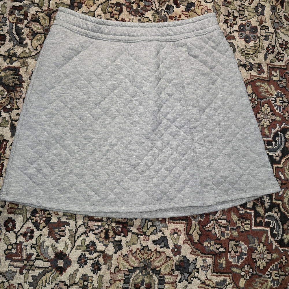 Isaac Mizrahi Quilted Light Gray Mini Skort